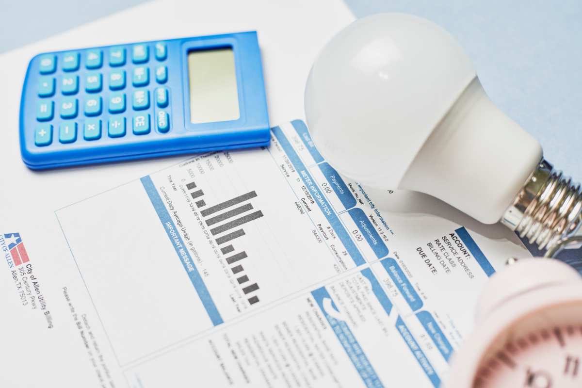 bollette e calcolatrice
