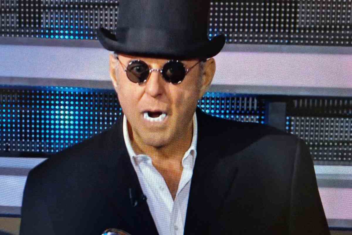 gerry scotti dentiera vampiro